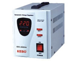 ΣΤΑΘΕΡΟΠΟΙΗΤΗΣ-ΡΥΘΜΙΣΤΗΣ ΤΑΣΗΣ 2000VA ΨΗΦΙΑΚΟΣ SERVO (SDC) KEBO